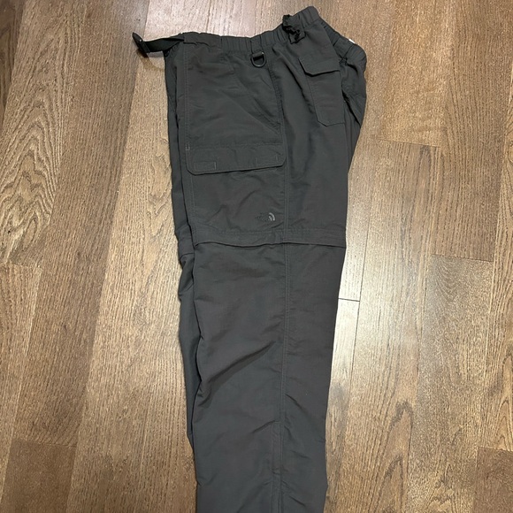 North Face Grey convertible cargo pants - Picture 2 of 5